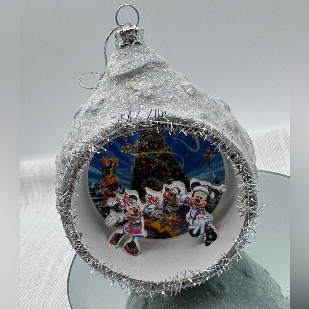 Disney Parks Mickey & Minnie Mouse Christmas Holiday Diorama Ornament Silver 4”